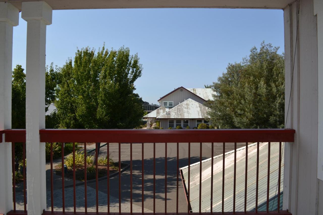 Sebastopol Inn Exteriör bild